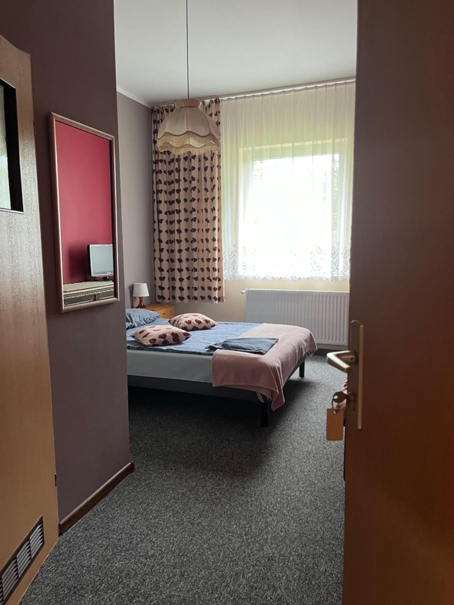 Bed and Breakfast Gosciniec Pod Klosem Экстерьер фото