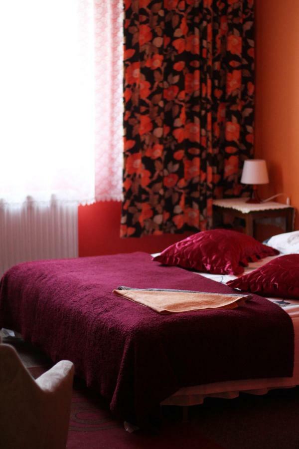 Bed and Breakfast Gosciniec Pod Klosem Экстерьер фото